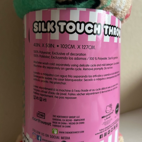 Hello Kitty Gingerbread Bundle - Picture 4 of 7